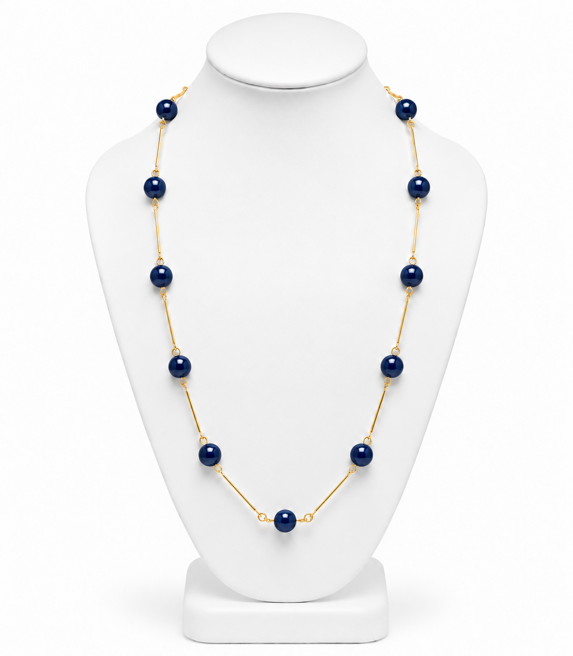 Colar longo de esferas azul-marinho com acabamento dourado e fecho discreto