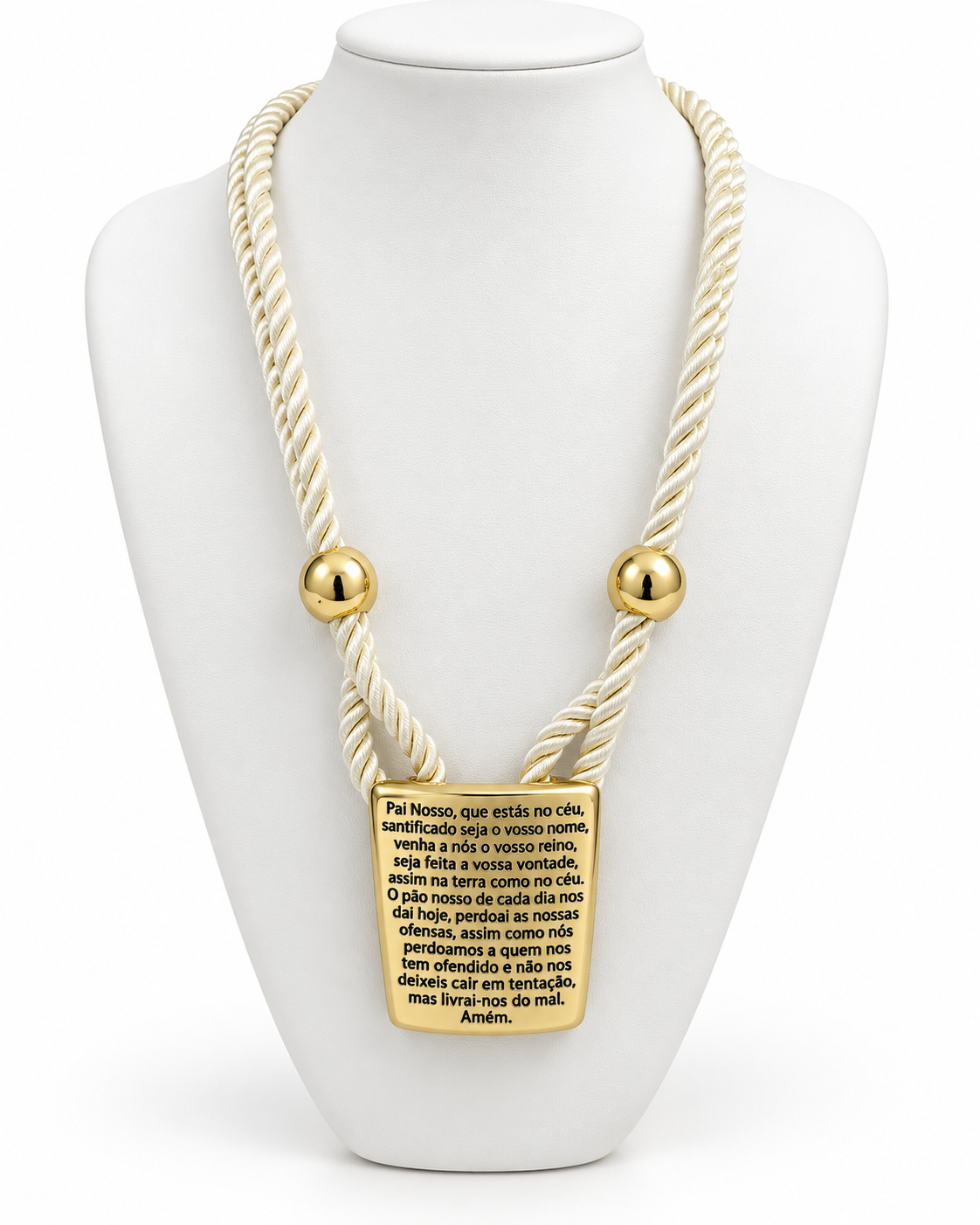 Colar de cordão trançado com pingente dourado “Pai Nosso” e miçangas esféricas