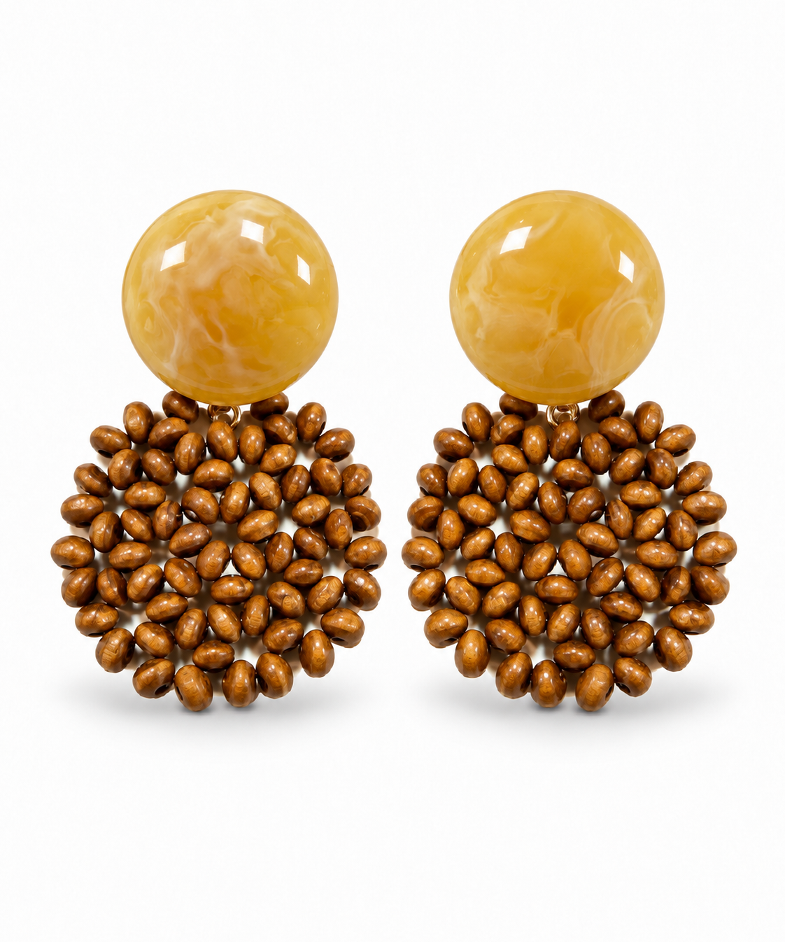 Brinco Santorini Nude com esfera amarela e base de contas marrons