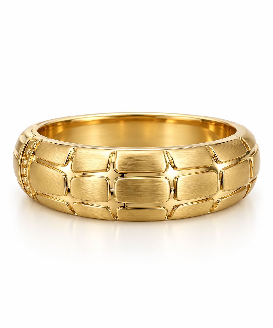 Bracelete Romênia dourado com elos quadrados e fecho discreto