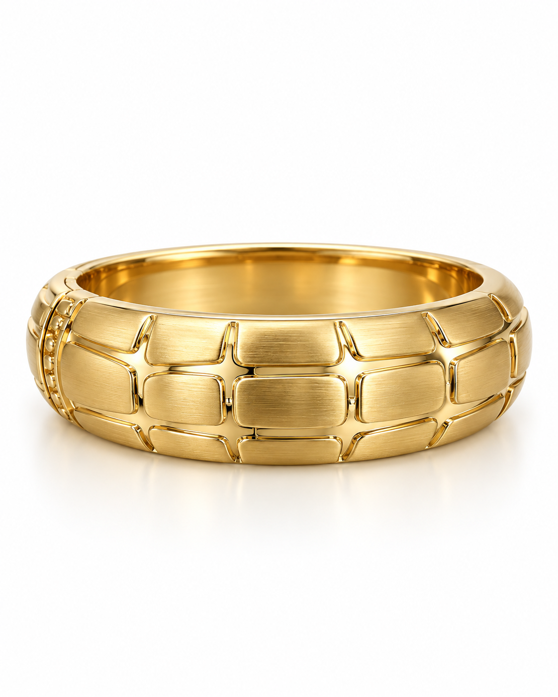 Bracelete Romênia dourado com elos quadrados e fecho discreto