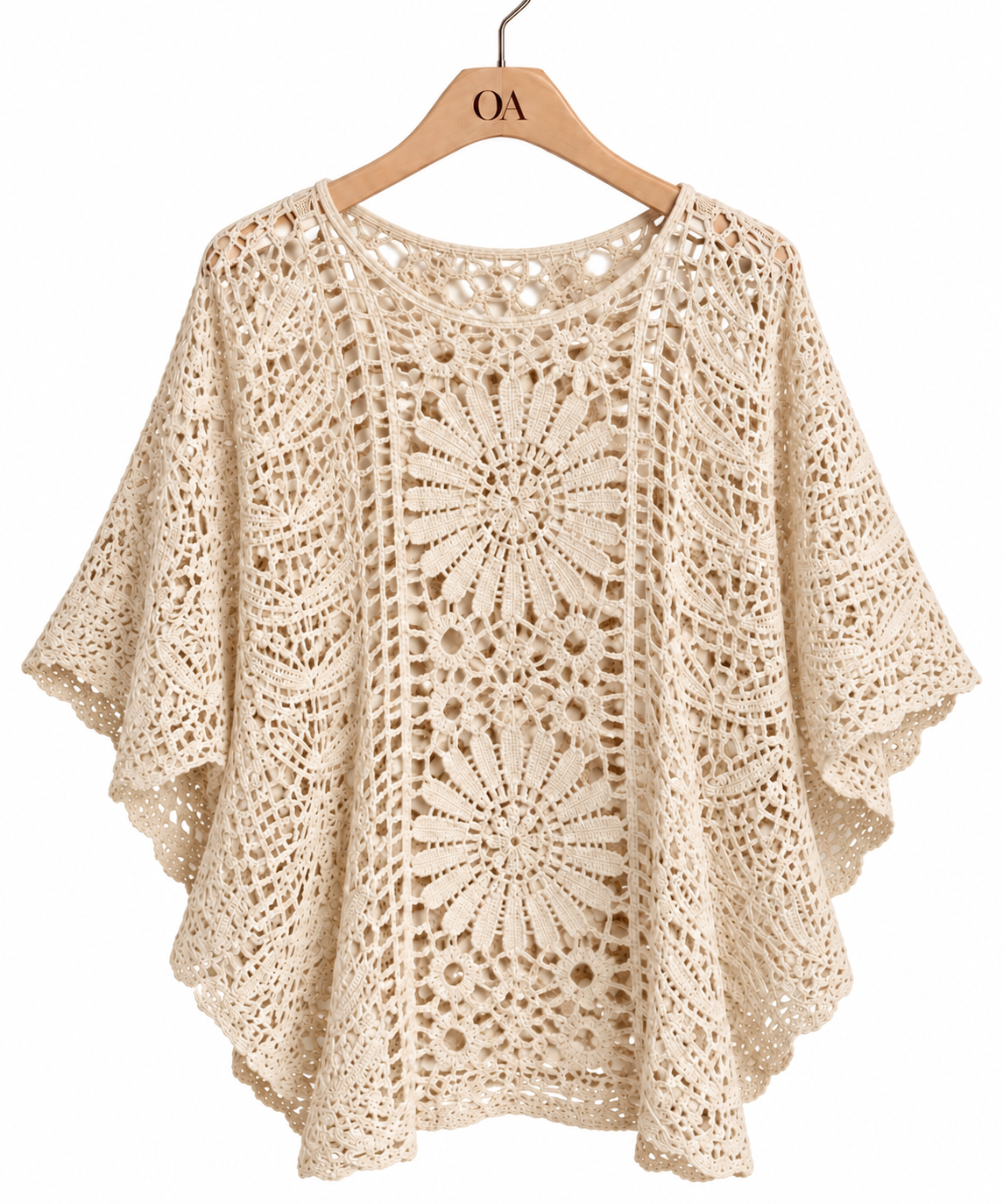Blusa de crochê bege com mangas amplas e painéis quadriculados com flores