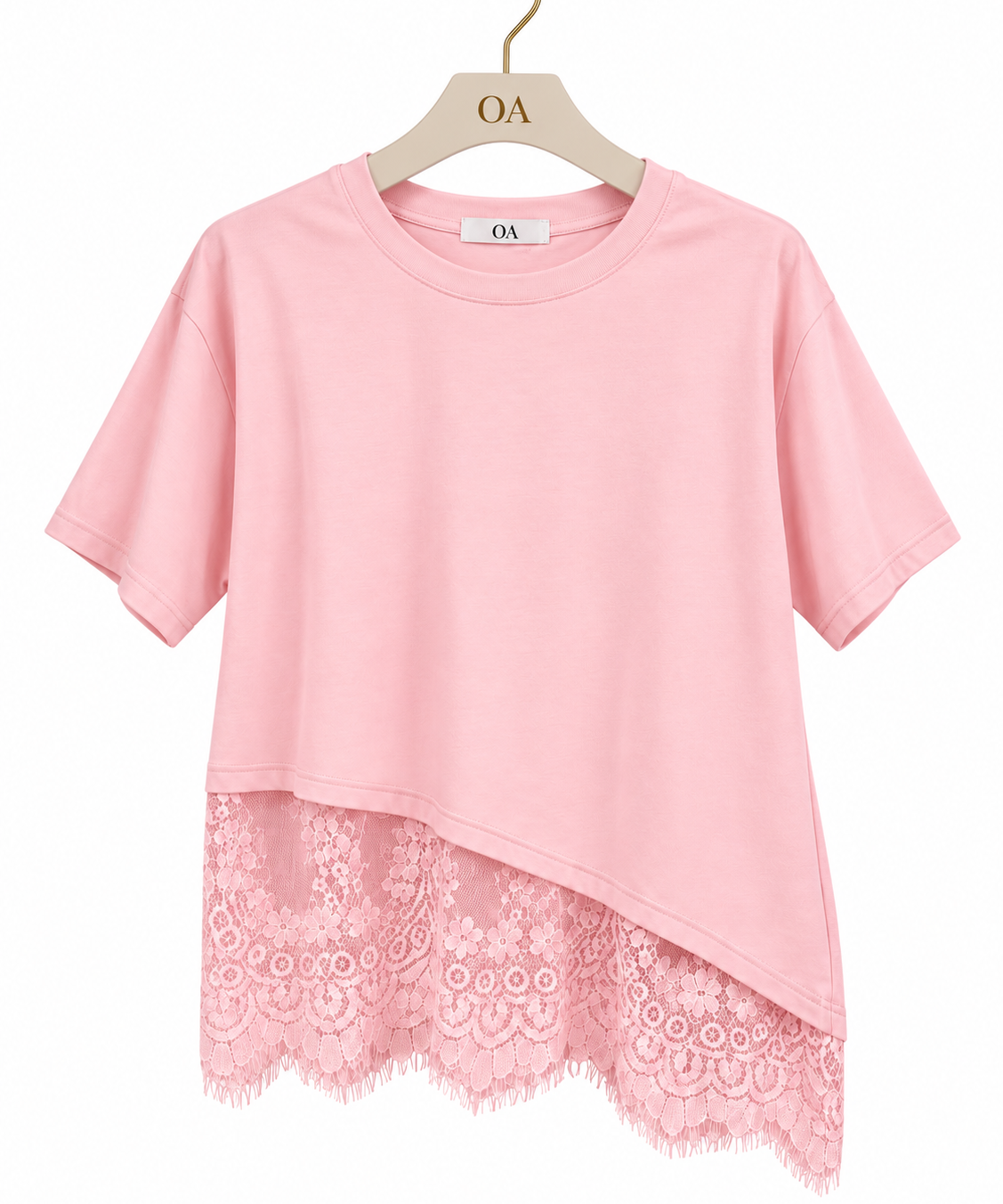 Camiseta rosa com acabamento de renda na barra assimétrica