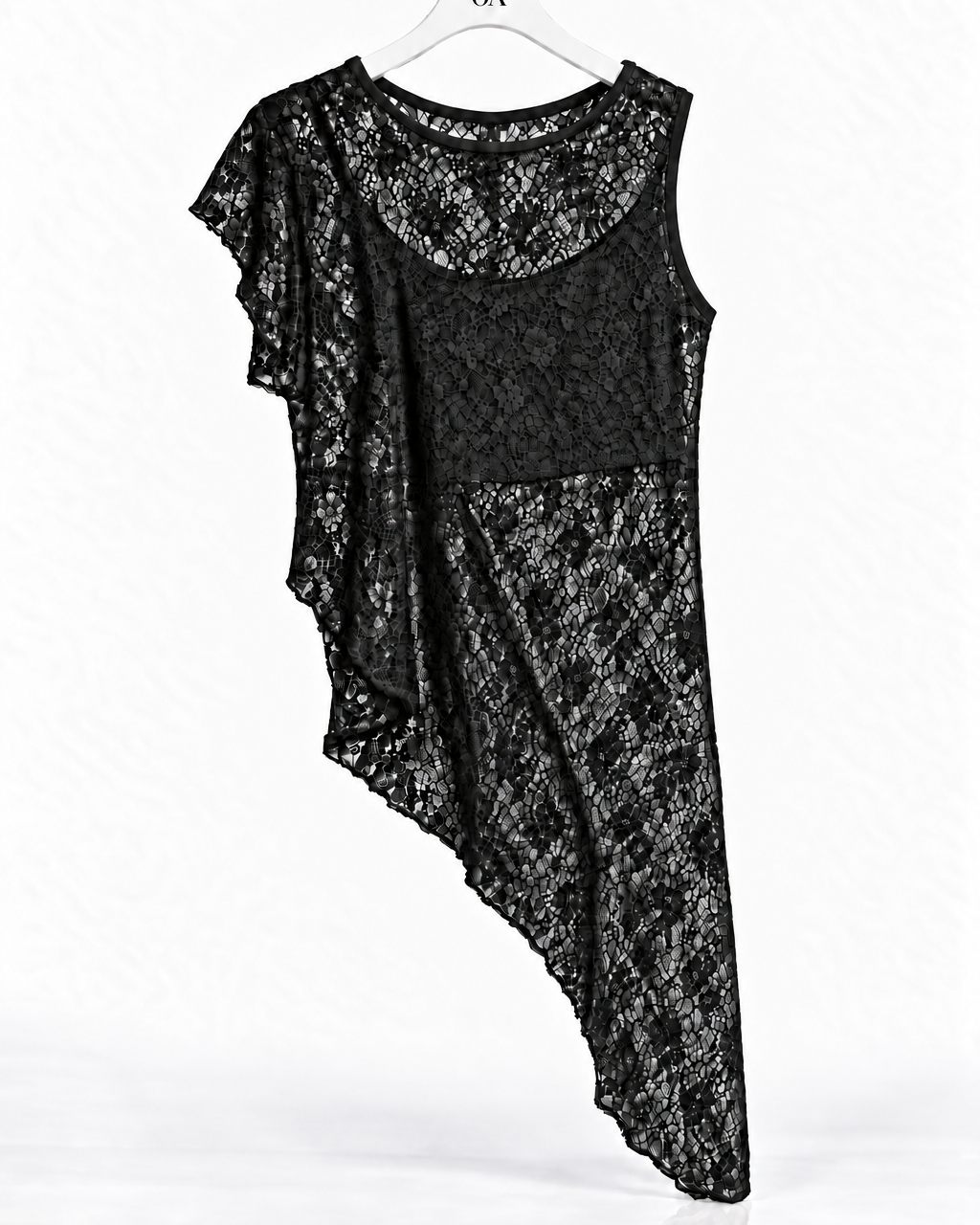 Blusa sem mangas preta com textura tipo cobra e recorte frontal
