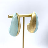 Brinco Francis de argola com metal dourado e detalhe azul
