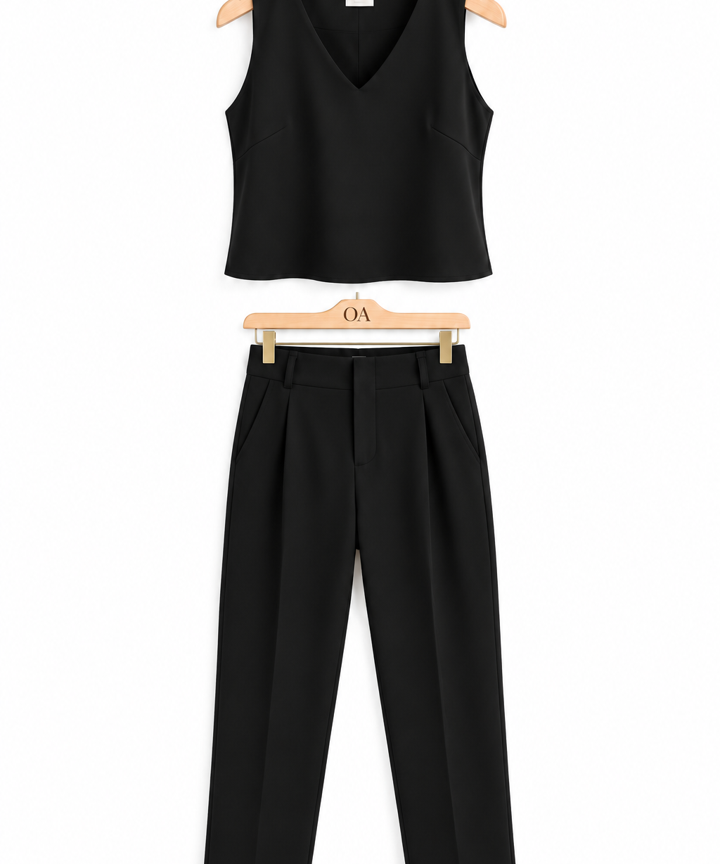 Conjunto feminino Ali preto: regata decote V e calça ampla de cintura alta.