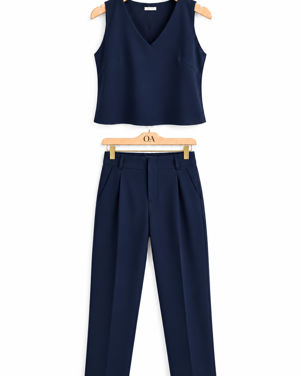 Conjunto feminino Ali azul marinho: regata decote V e calça ampla de cintura alta.