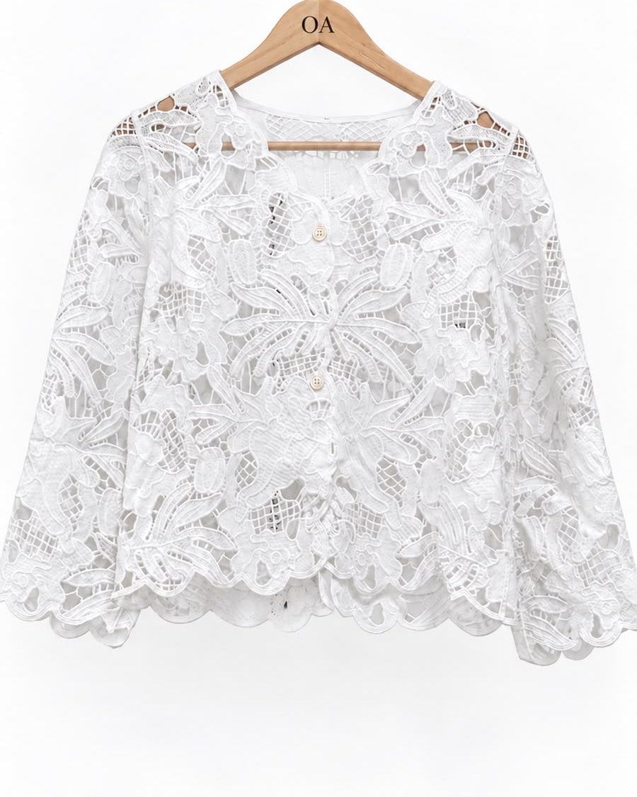 Blusa/casaco de renda Maria branca, decote aberto e mangas longas
