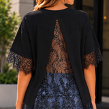 Blusa maxi preta com faixa de renda nas costas e mangas com acabamento rendado