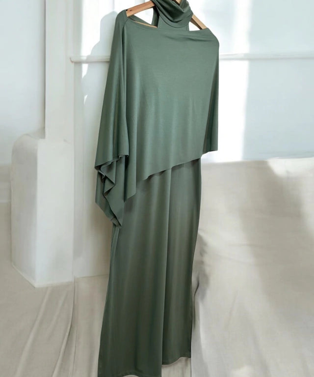 Vestido Guita verde com gola drapeada e bainha assimétrica