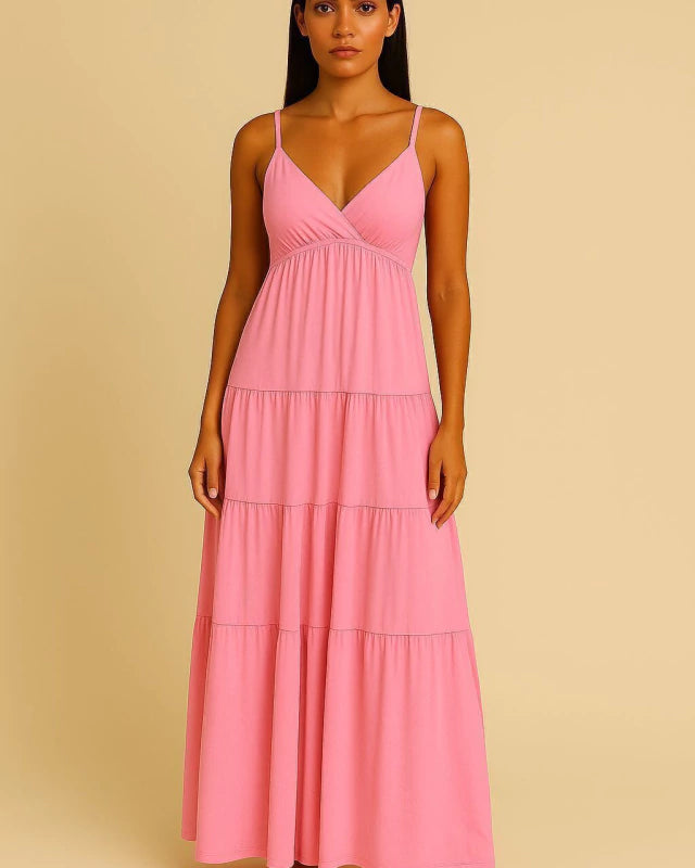 Vestido Yandra rosa, alças finas e decote V, saia longa com camadas