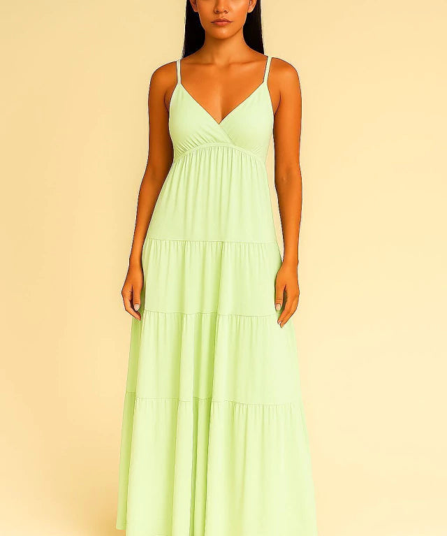 Vestido Yandra verde-claro, alças finas e decote V, saia longa com camadas