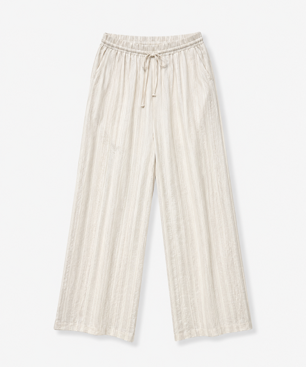 Calça ampla off-white com risca vertical, cós elástico e cordão