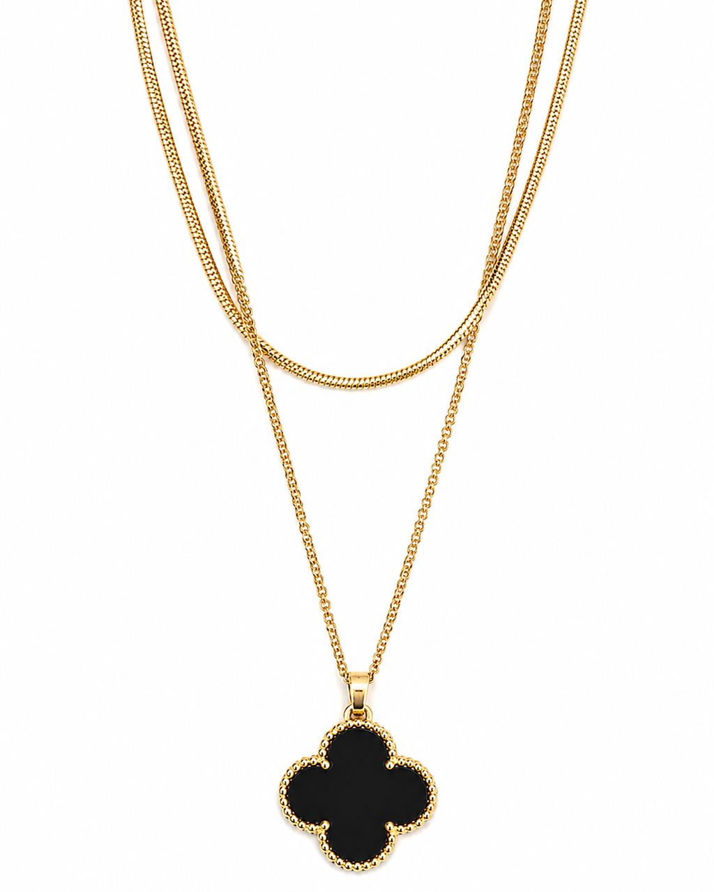 Colar com correntes douradas e pingente trevo dourado