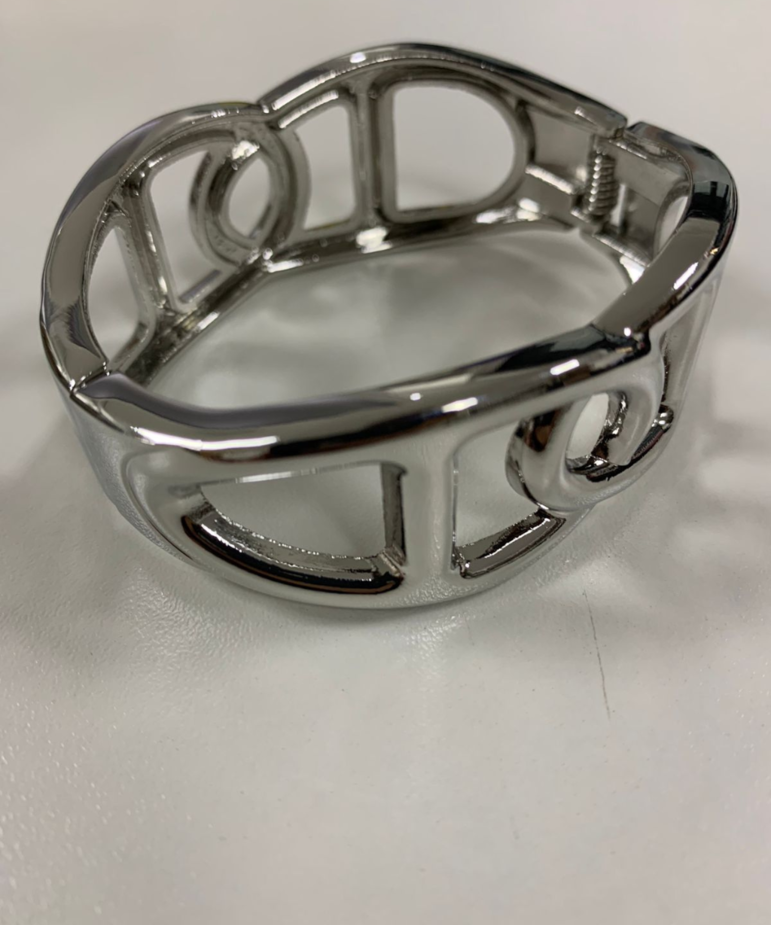 Pulseira prateada Grazi Silver com elos vazados e fecho ajustável