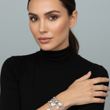 Pulseira de prata com conchas e pingentes brilhantes, fecho ajustável