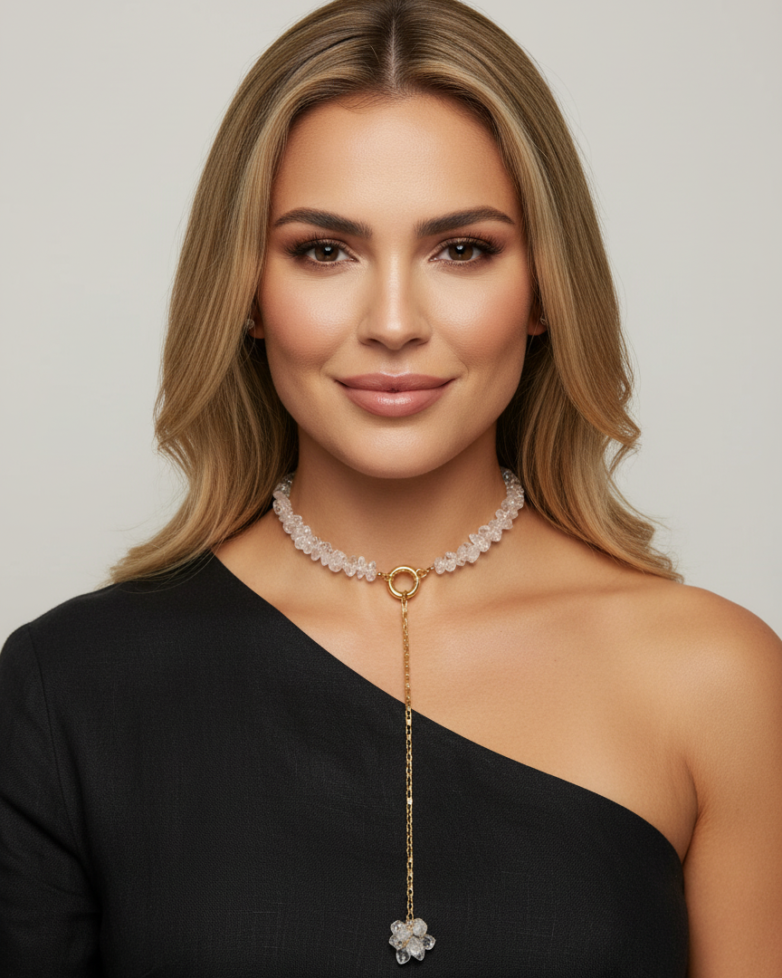 Colar com choker de pedras transparentes e pingente de estrela, corrente prateada