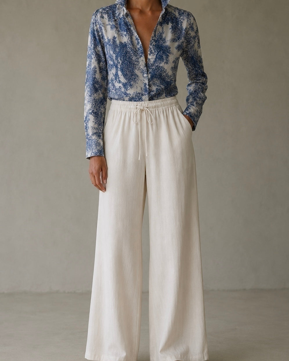 Calça Maria Claudia de cintura elástica, pernas largas, cor creme