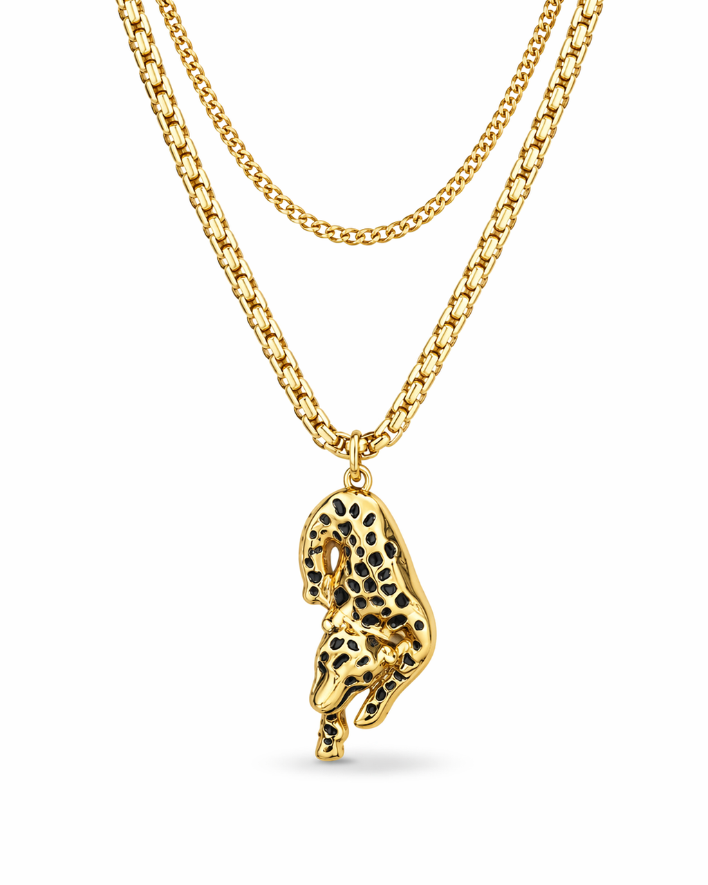 Colar dourado com corrente e pingente de pantera trabalhado, acabamento brilhante
