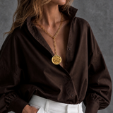 Colar dourado slim com medalha redonda de Nossa Senhora