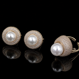 Conjunto de anel e brinco com zircônia e pérola oval