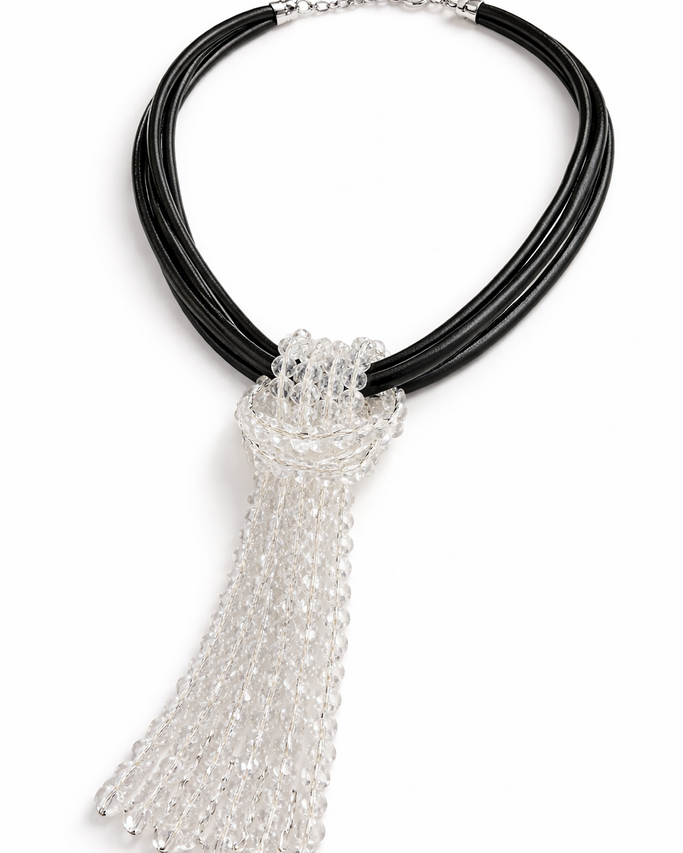Colar com aro preto e pingente longo de strass transparente em franja