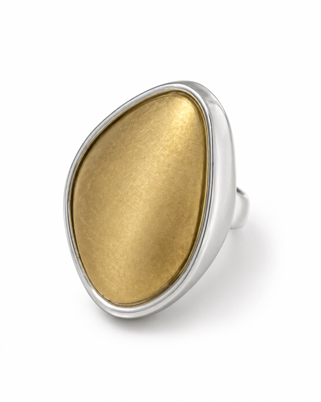 Anel Sulia oval com aro prateado e interior dourado