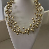 Colar Times mini dourado longo multivoltas com contas esféricas douradas