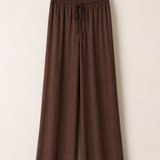 Calça Maria Claudia de cintura elástica com cordão, pernas largas, cor café