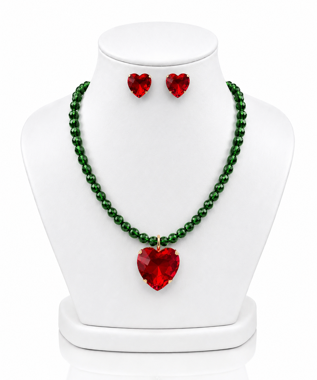 Conjunto de colar com cristais verdes e pingente coração vermelho, brinco coração vermelho