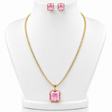 Conjunto de colar e brinco Aurélia com cristais quadrados rosa e banho dourado
