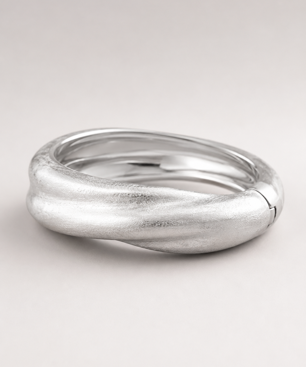 Pulseira fosca Maxi prateada, formato oval largo