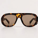 Óculos de sol Paola Turtle com armação tartaruga e lentes marrons