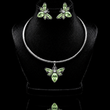 Conjunto colar e brinco natureza com flores prateadas e pedras verdes