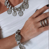 Pulseira de prata Lavie com corrente e pingentes circulares
